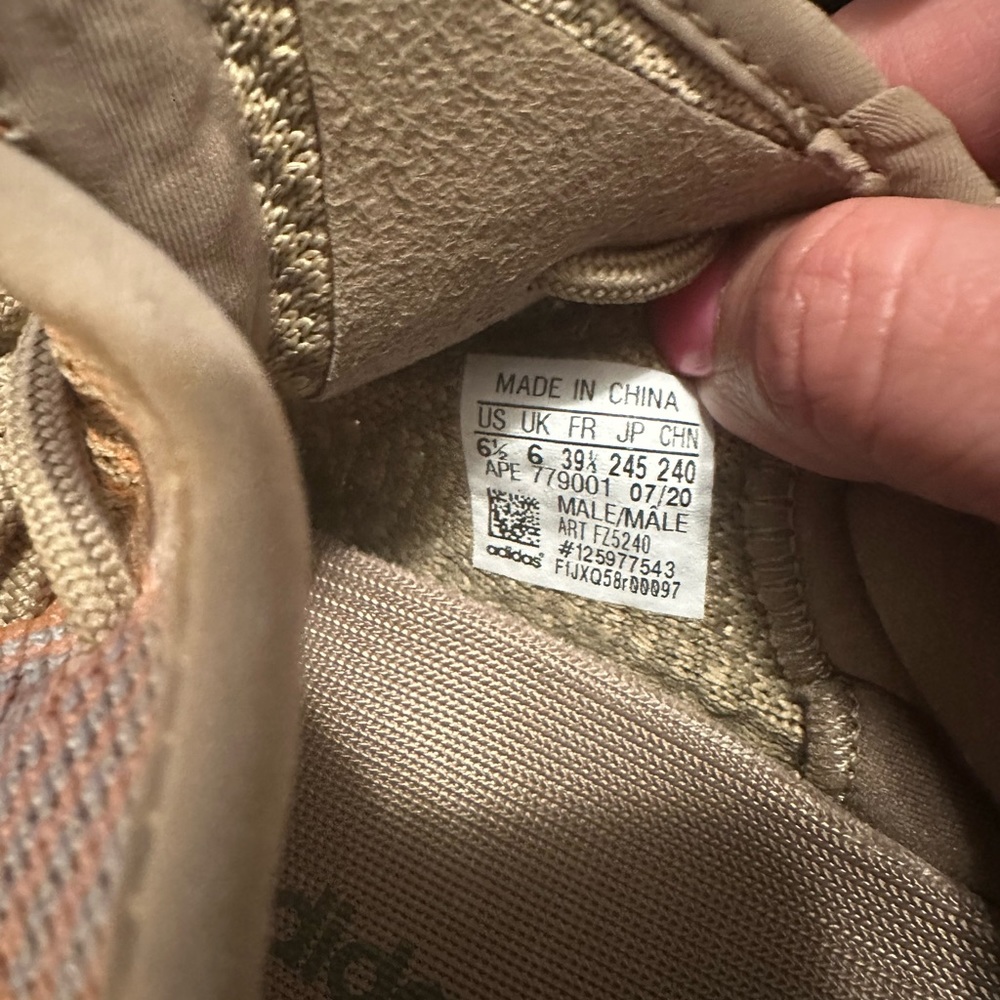 ‼️SOLD‼️ Yeezy Boost 350 - Picture 5 of 6